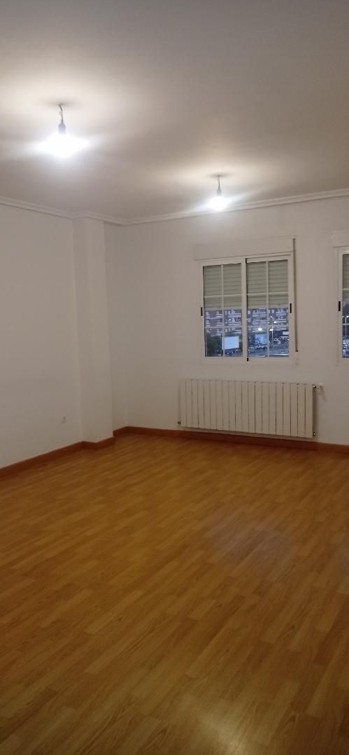 Bedroom of Flat to rent in  Albacete Capital  with Air Conditioner, Heating and Parquet flooring