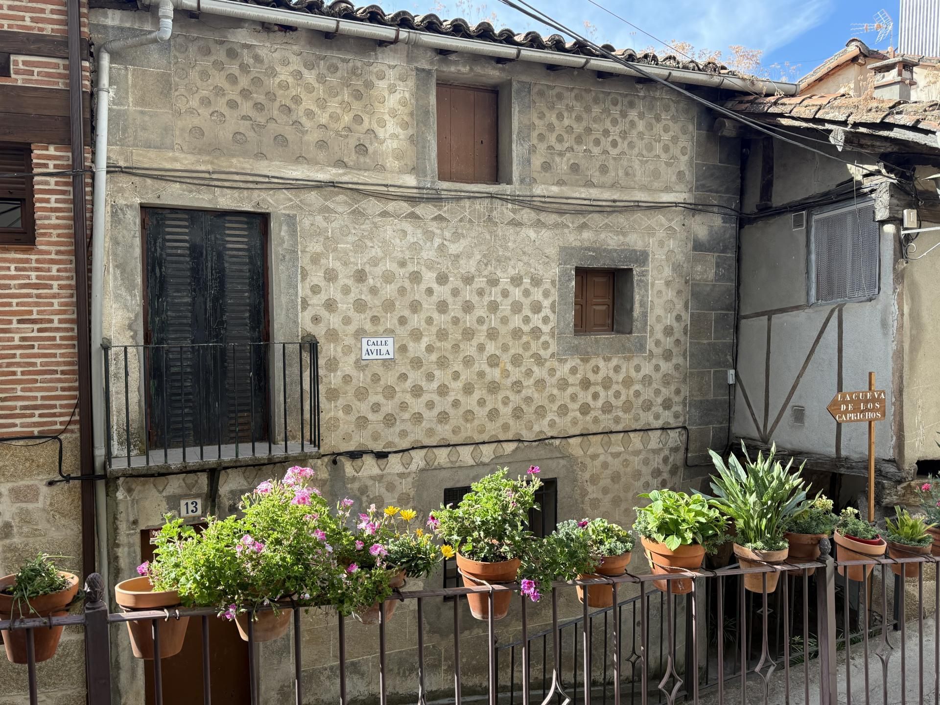 Exterior view of Single-family semi-detached for sale in Pedro Bernardo  with Terrace, Storage room and Furnished