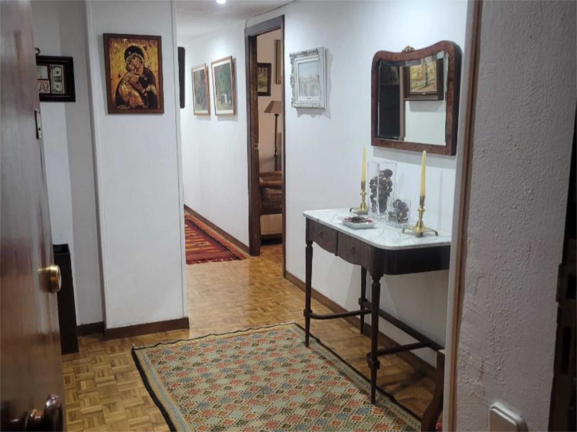 Pis en venda a Calle General Vara de Rey, 62, Jesuitas