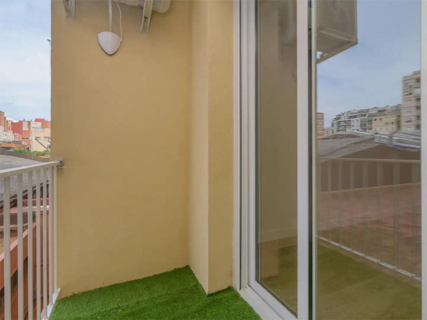 Flat for sale in Sant Josep Balcony of Flat for sale in L'Hospitalet de Llobregat with Air Conditioner and Balcony
