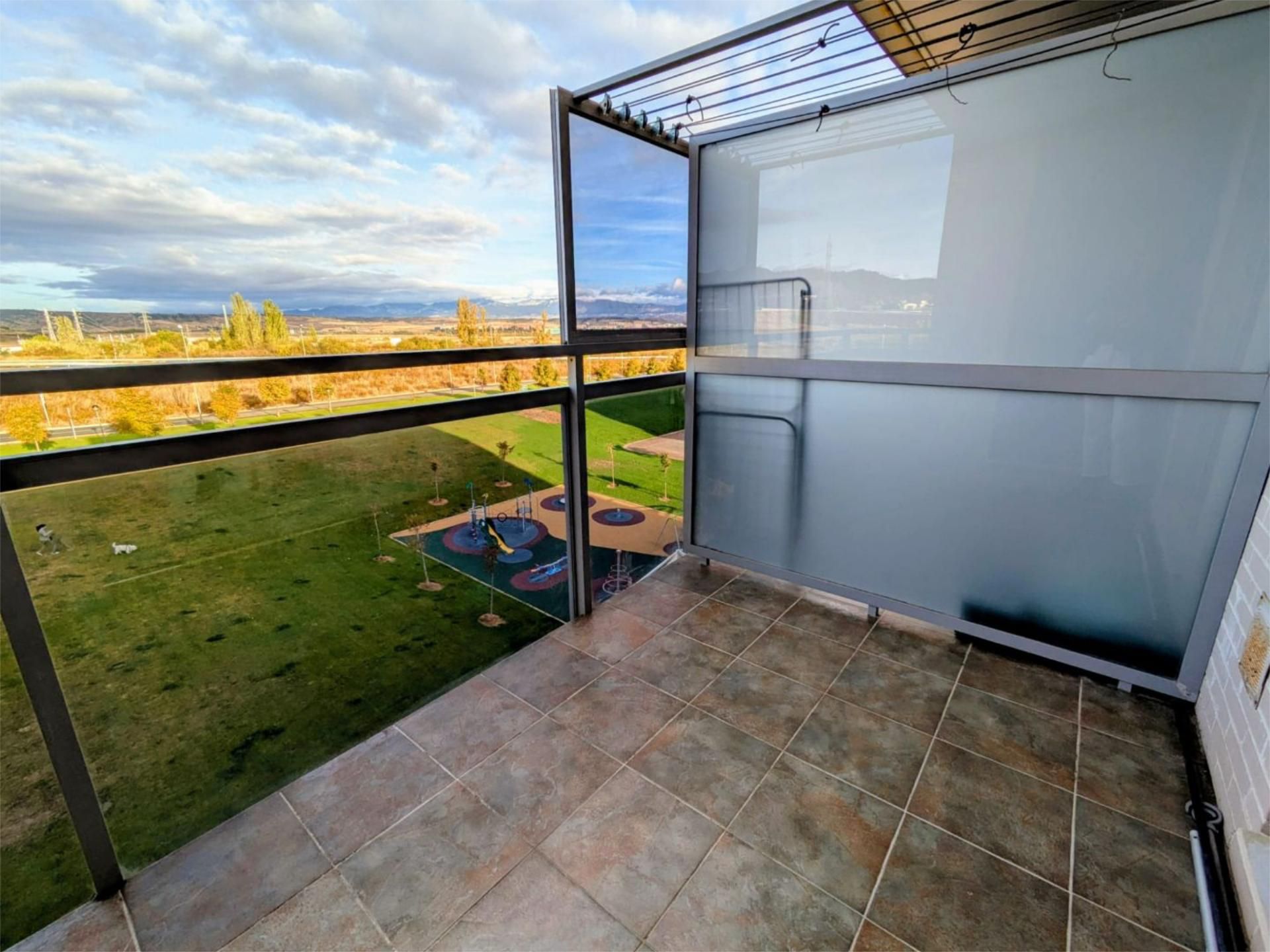 Pis en venda a Calle Río Júcar, 18, Lardero Terrassa de Pis en venda en Lardero amb Aire condicionat, Terrassa i Piscina