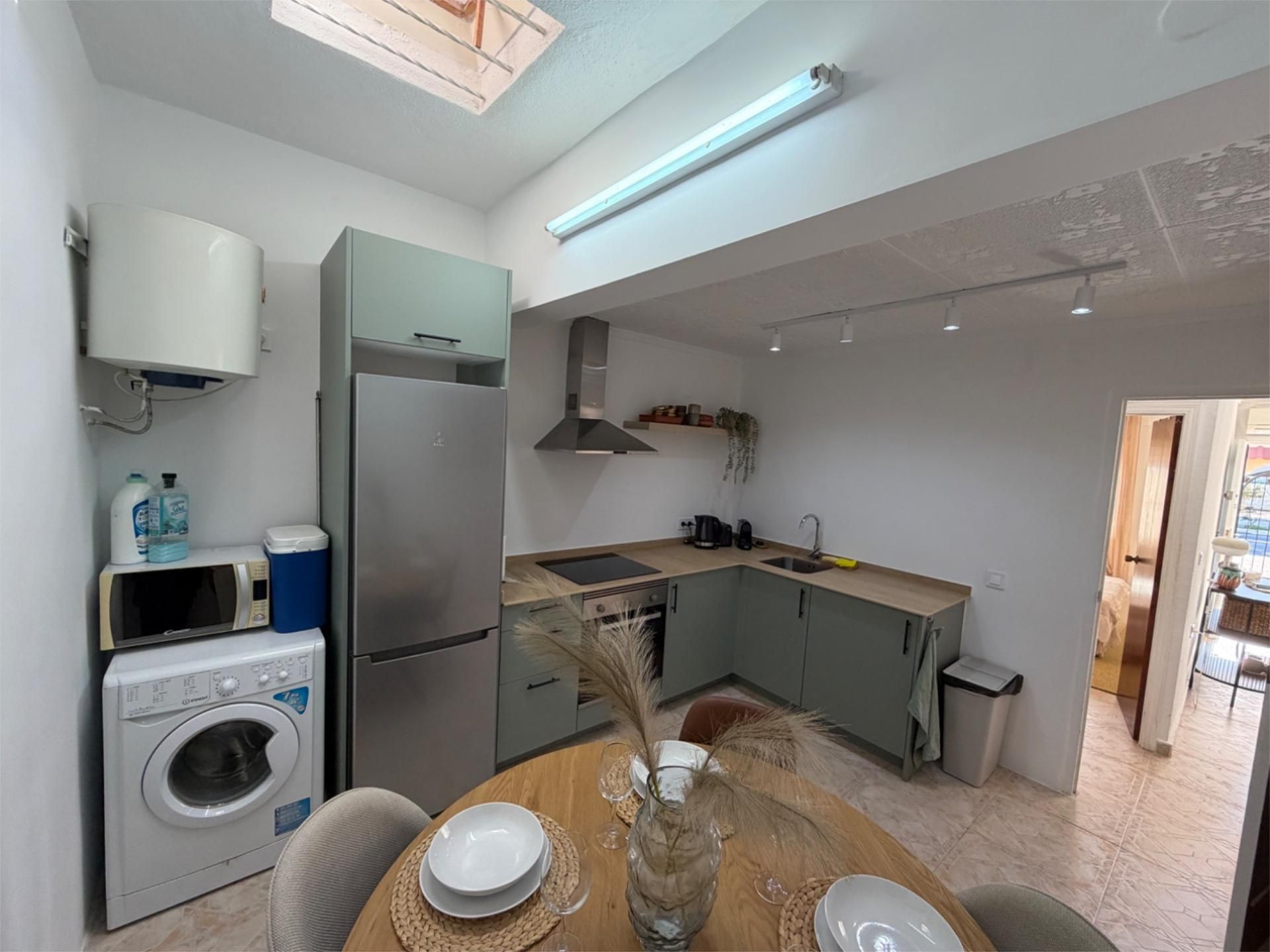 Single-family semi-detached to rent in Lugar, 3c, Zona Carrefour - Urbanizaciones Kitchen of Single-family semi-detached to rent in Torrevieja  with Air Conditioner and Terrace