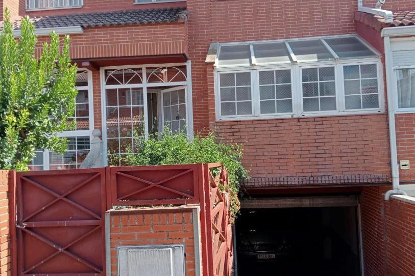 Casa o chalet en venta en Calle Los Saúcos, 10, Cubas de la Sagra, Madrid - imagen 1 Foto 1 de Casa o chalet en venta en Calle Los Saúcos, 10, Cubas de la Sagra, Madrid