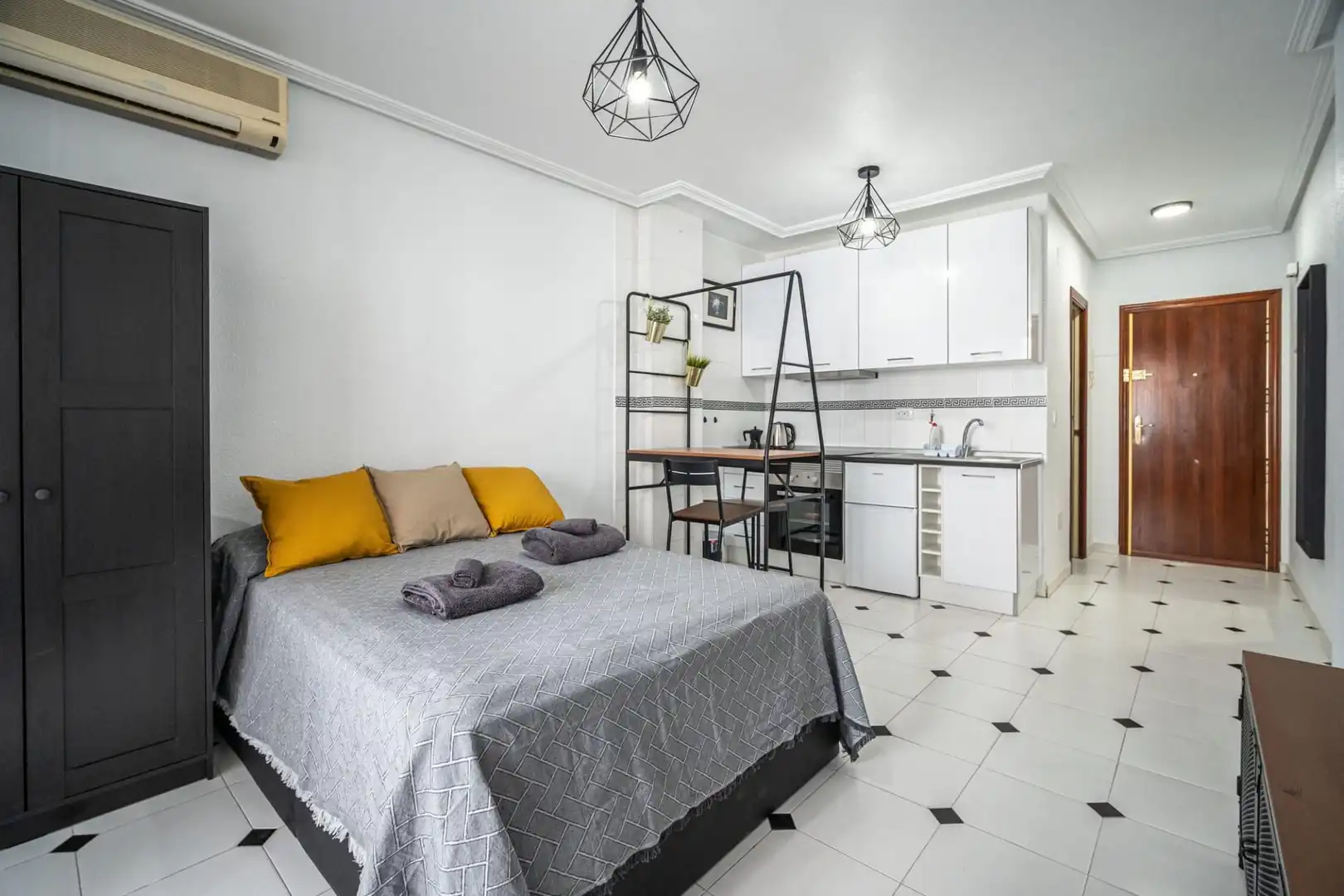 Wohnung zum Verkauf in Calle Bergantin, 31, Playa del Cura Schlafzimmer von Wohnung zum Verkauf in Torrevieja mit Klimaanlage und Terrasse
