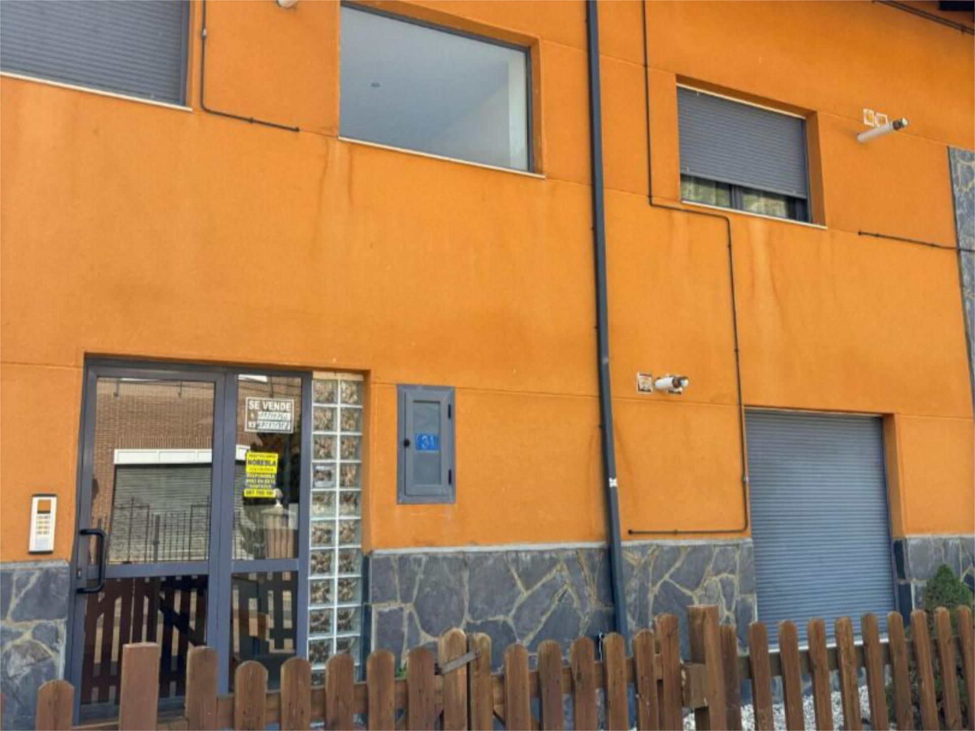 Apartament en venda a Calle la Vega, Puebla de Lillo Vista exterior de Apartament en venda en Puebla de Lillo amb Calefacció, Parquet i Traster