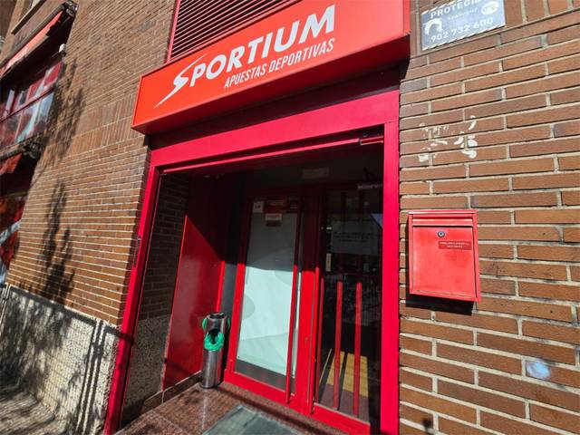 Piso en Venta en Calle Coín, 9 en Palomeras Sureste