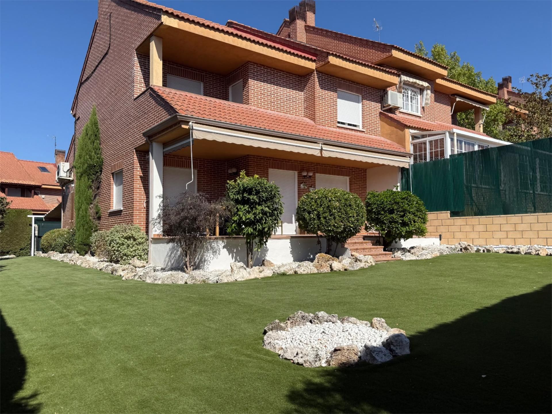 Garden of Flat for sale in Cobeña  with Air Conditioner, Heating and Private garden
