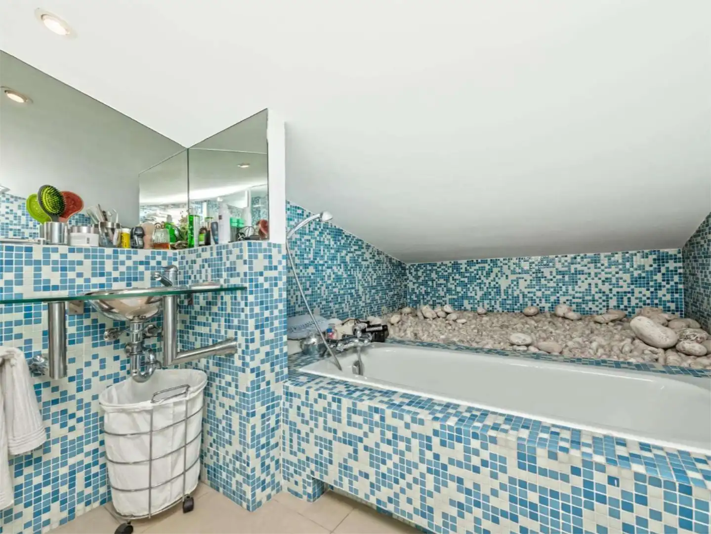 Baño de Piso en venta en  Palma de Mallorca con Aire acondicionado, Terraza y Piscina