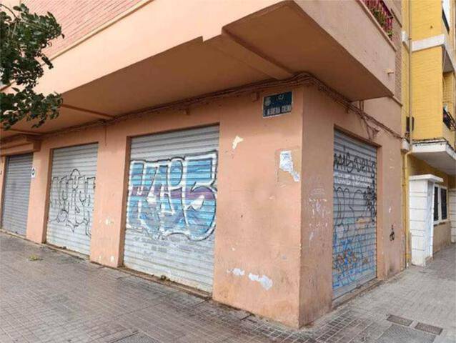 Local comercial en Alquiler en Els Orriols
