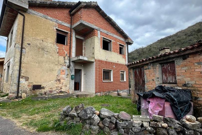Single-family semi-detached for sale in Lugar Pozoval, 19, San Claudio - Trubia - Las Caldas, Asturias - image 1 Photo 1 of Single-family semi-detached for sale in Lugar Pozoval, 19, San Claudio - Trubia - Las Caldas, Asturias