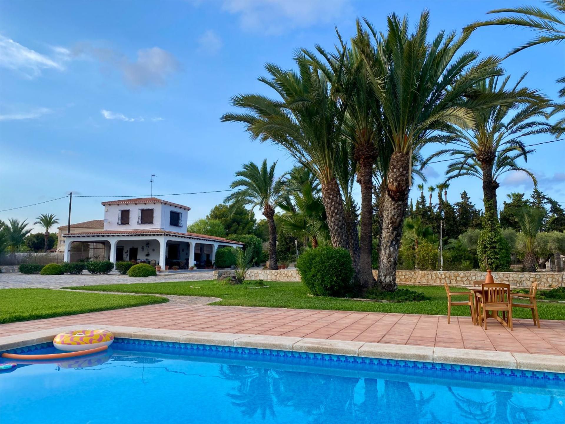 House or chalet for sale in Partida Els Siprerets, 15, Santa Pola ciudad Exterior view of House or chalet for sale in Santa Pola  with Air Conditioner, Terrace and Swimming Pool