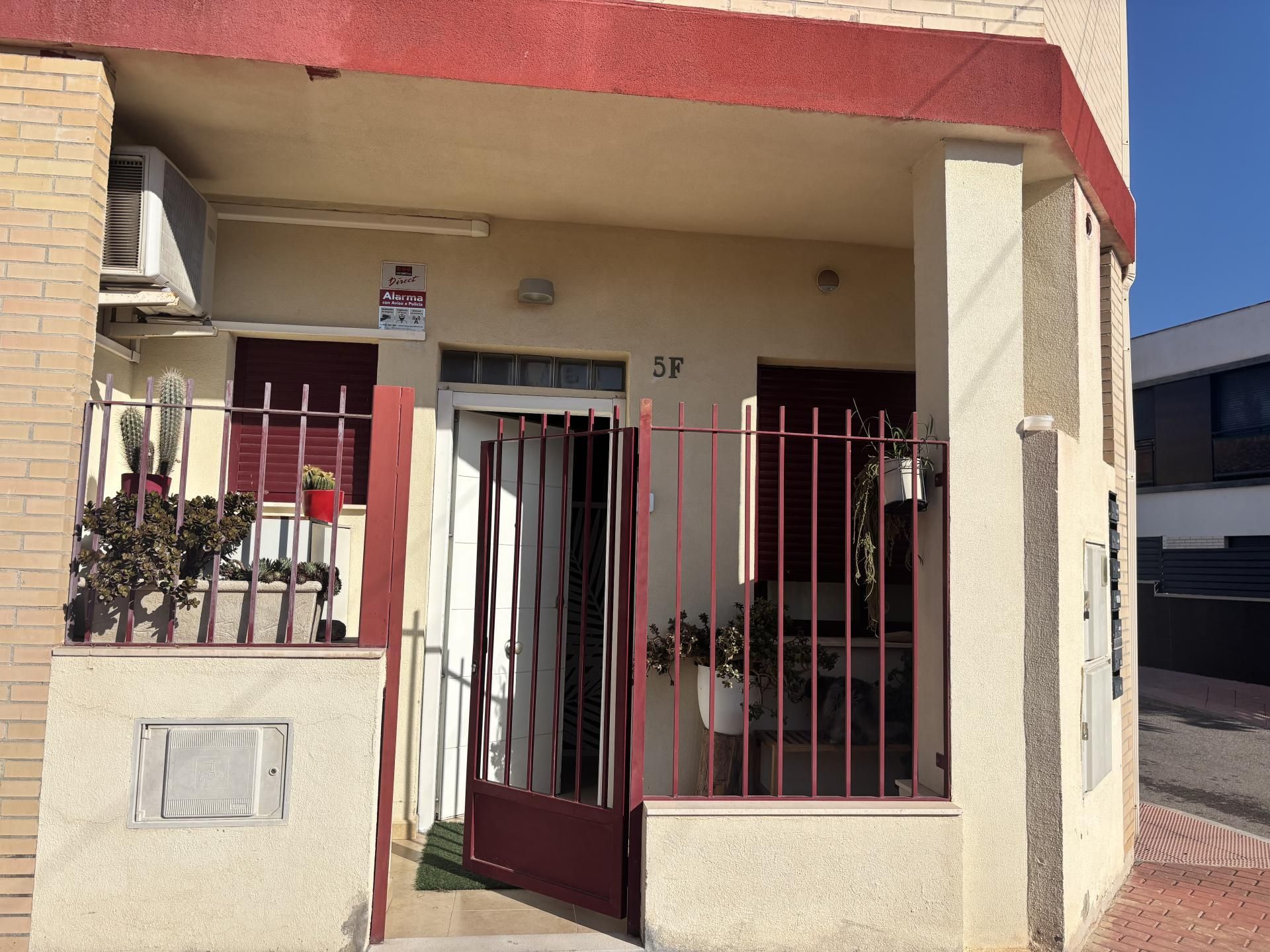 Exterior view of Single-family semi-detached for sale in Les Alqueries / Alquerías del Niño Perdido  with Air Conditioner, Heating and Parquet flooring