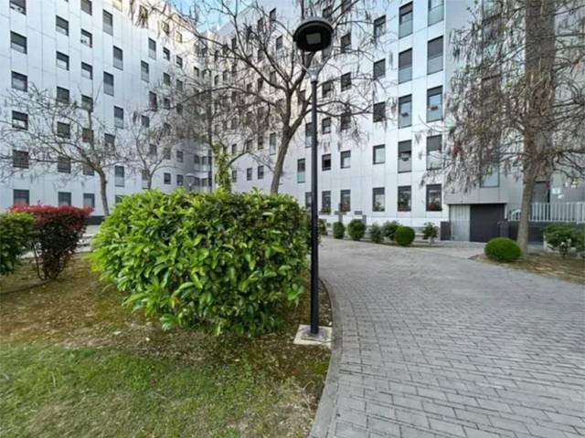 Piso en Venta en Calle Profesor Manuel Olivencia Ruiz, 25 en Colores -  Entreparques