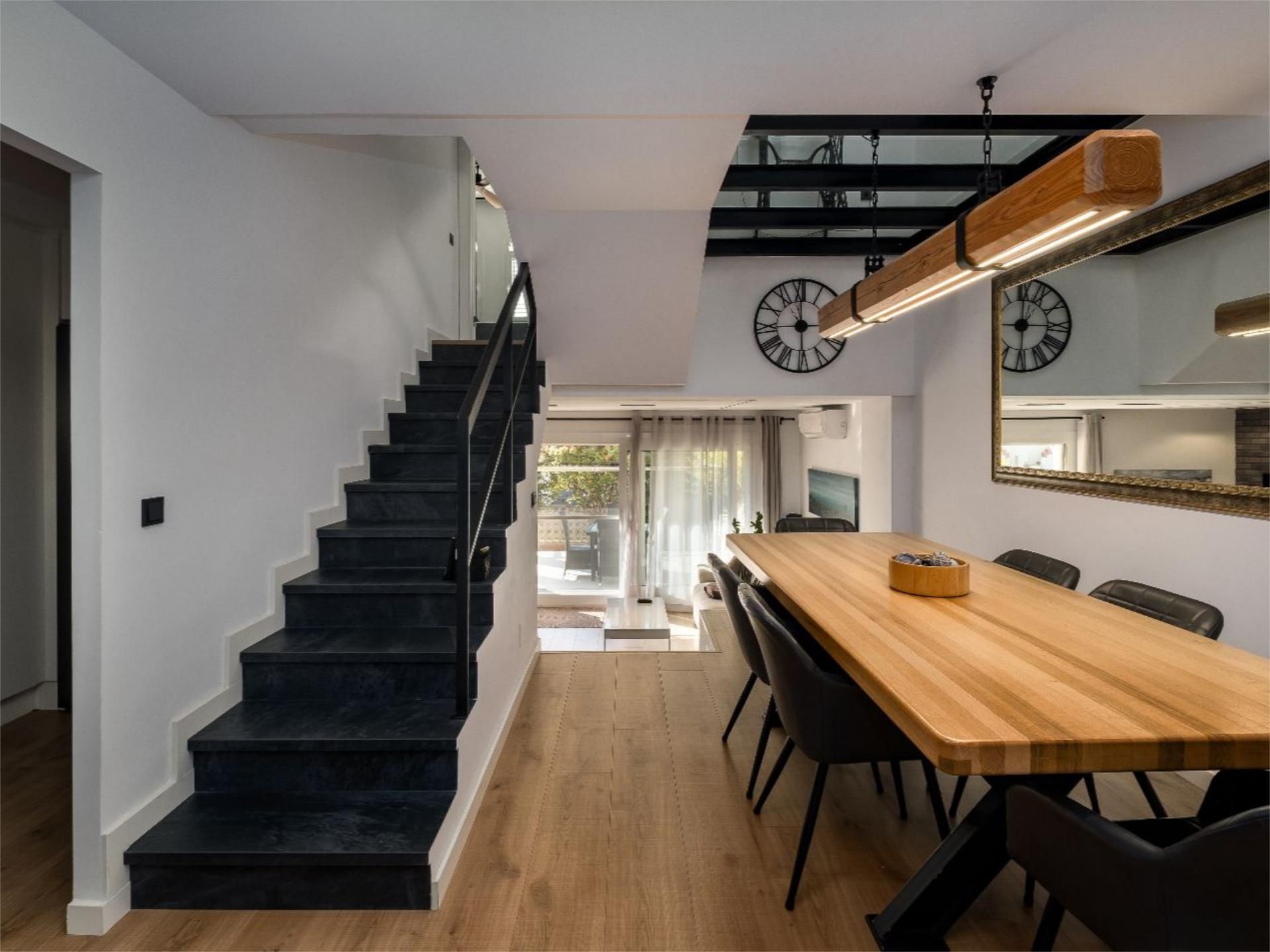 Dining room of Single-family semi-detached for sale in Castelldefels  with Air Conditioner, Heating and Private garden