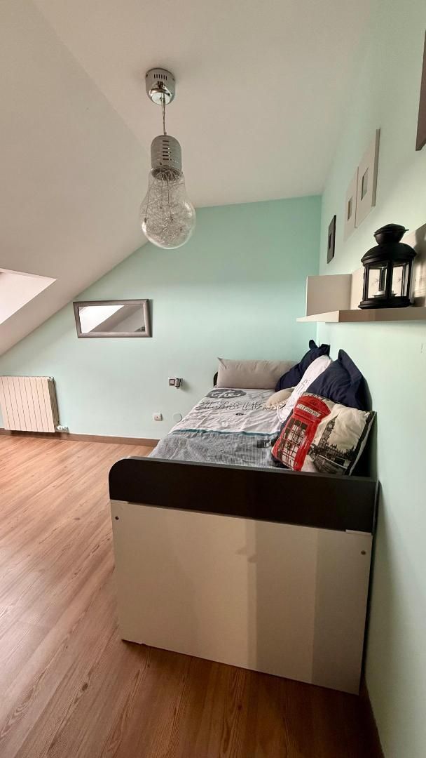 Bedroom of Duplex to rent in Villaquilambre  with Heating, Parquet flooring and Furnished