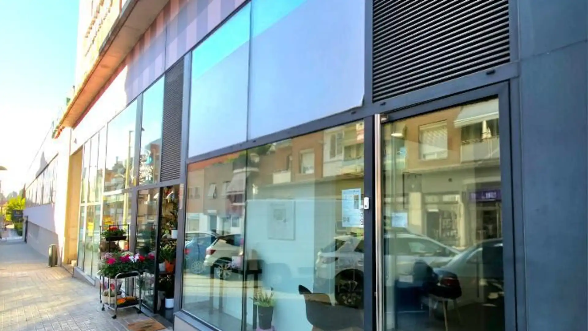 Local en venta en Carrer de l'Església, 9, Pallejà Vista exterior de Local en venta en Pallejà con Aire acondicionado