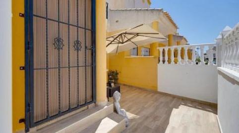 Foto 3 de Casa adosada en venda a Avinguda L'herba Bona, 11, El Raso, Alicante