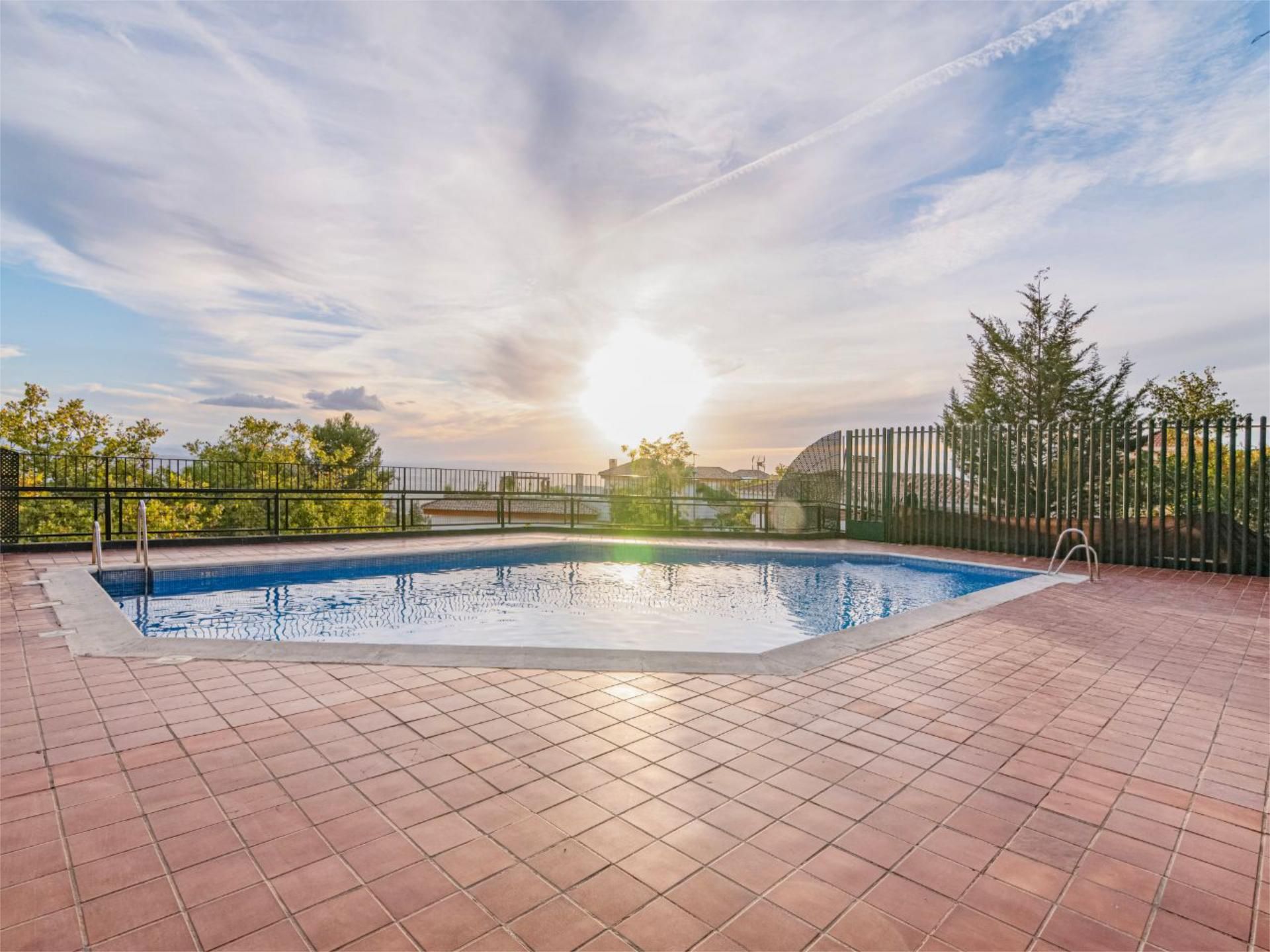 House or chalet for sale in Calle Alqueria, 68, Barrio de Albaicín Swimming pool of House or chalet for sale in  Granada Capital  with Air Conditioner, Terrace and Swimming Pool