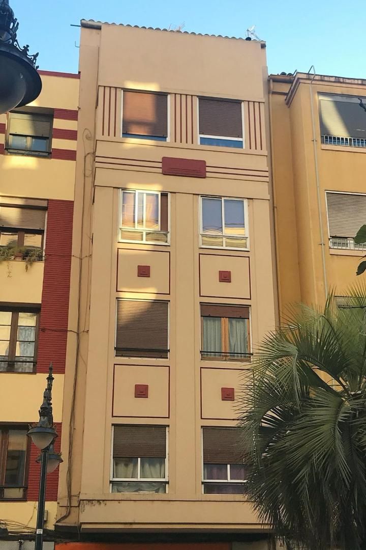 Flat for sale in Calle del Conde de Aranda, 35, Plaza de Toros Exterior view of Flat for sale in  Zaragoza Capital  with Air Conditioner and Balcony