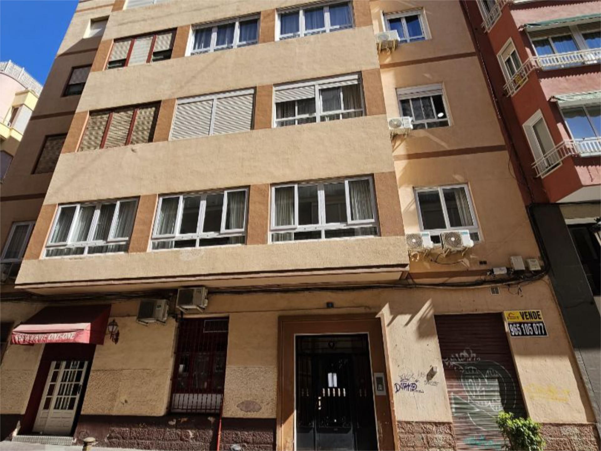 Premises for sale in Calle Valdés, 9, Barrio del Centro Exterior view of Premises for sale in Alicante / Alacant