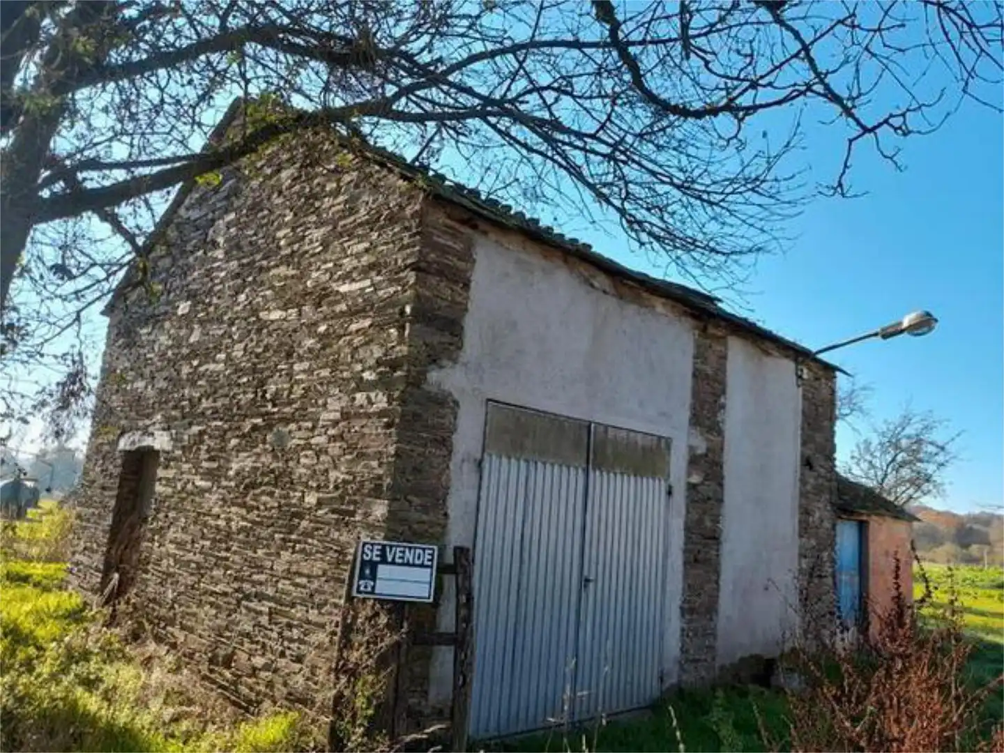 Casa o xalet en venda a Castro de Rei Vista exterior de Casa o xalet en venda en Castro de Rei amb Jardí privat