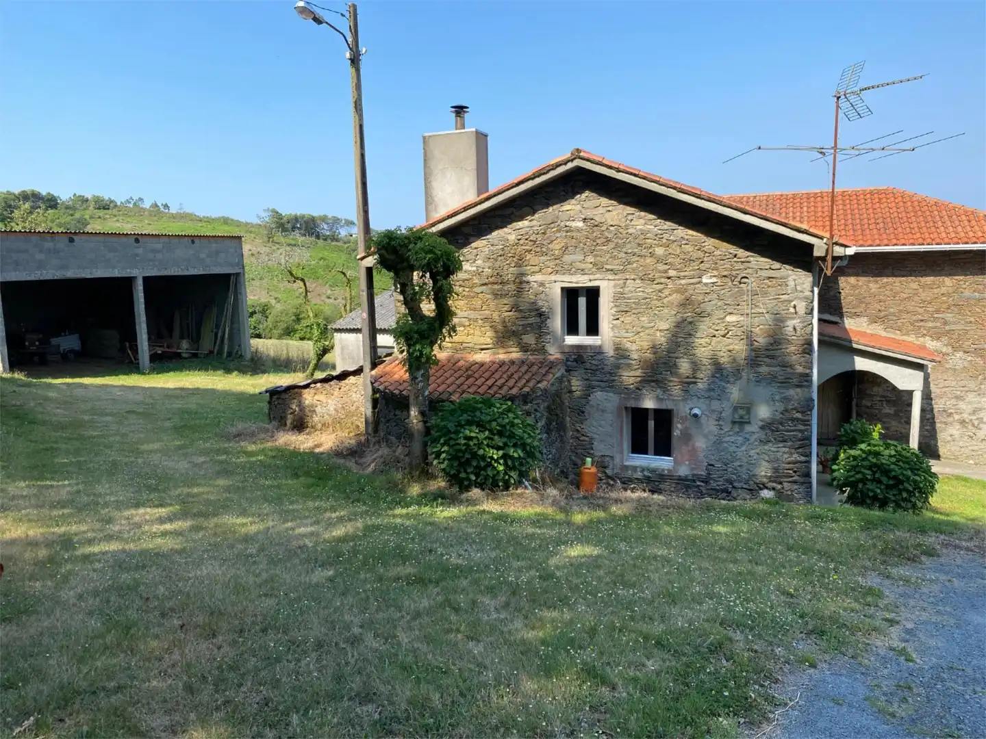Casa o xalet en venda a Lugar Vilarensal, 1, Mesía Vista exterior de Casa o xalet en venda en Mesía amb Moblat