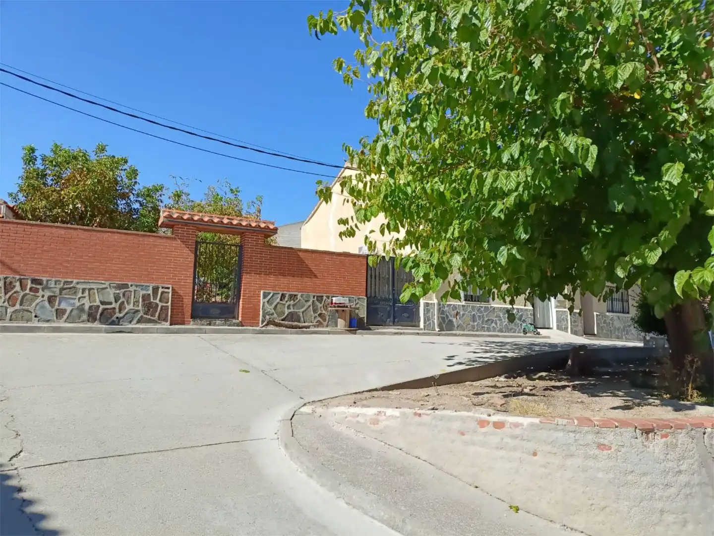 Vista exterior de Casa adosada en venda en Las Herencias