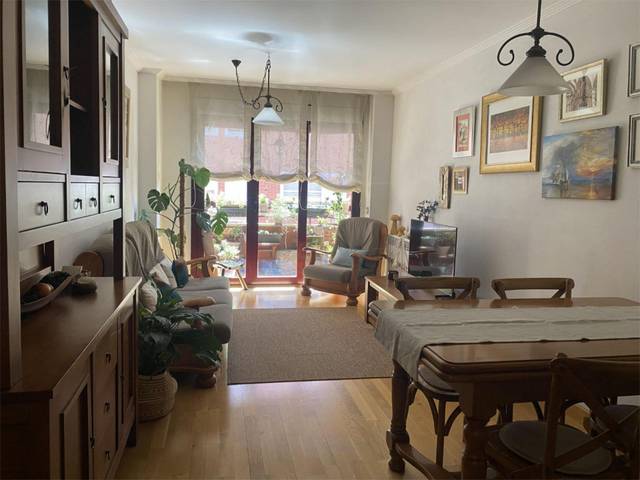 Piso en Venta en Calle Murillo, 11 en San Claudio - La Chantría