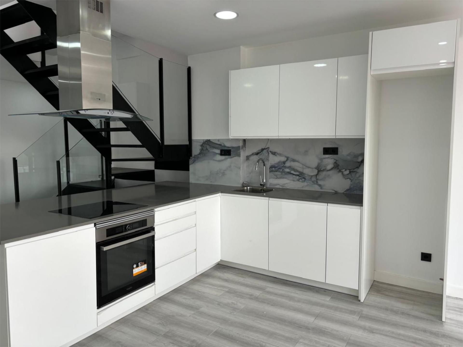 Pis de lloguer a Carrer de Santa Maria, 9, Vilafranca del Penedès Cuina de Pis de lloguer en Vilafranca del Penedès amb Aire condicionat, Terrassa i Piscina