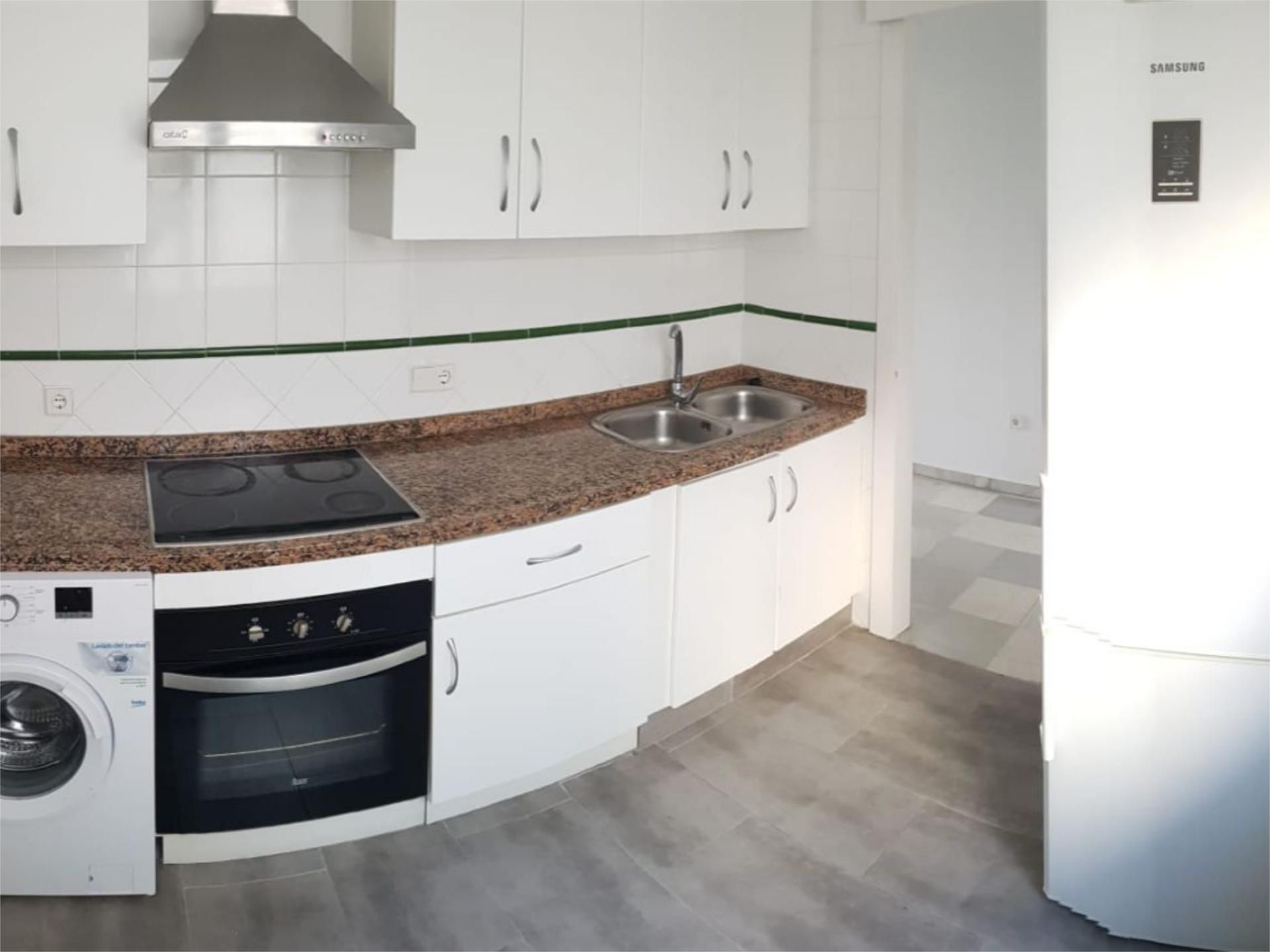 Cocina de Piso de alquiler en Algeciras con Parking comunitario