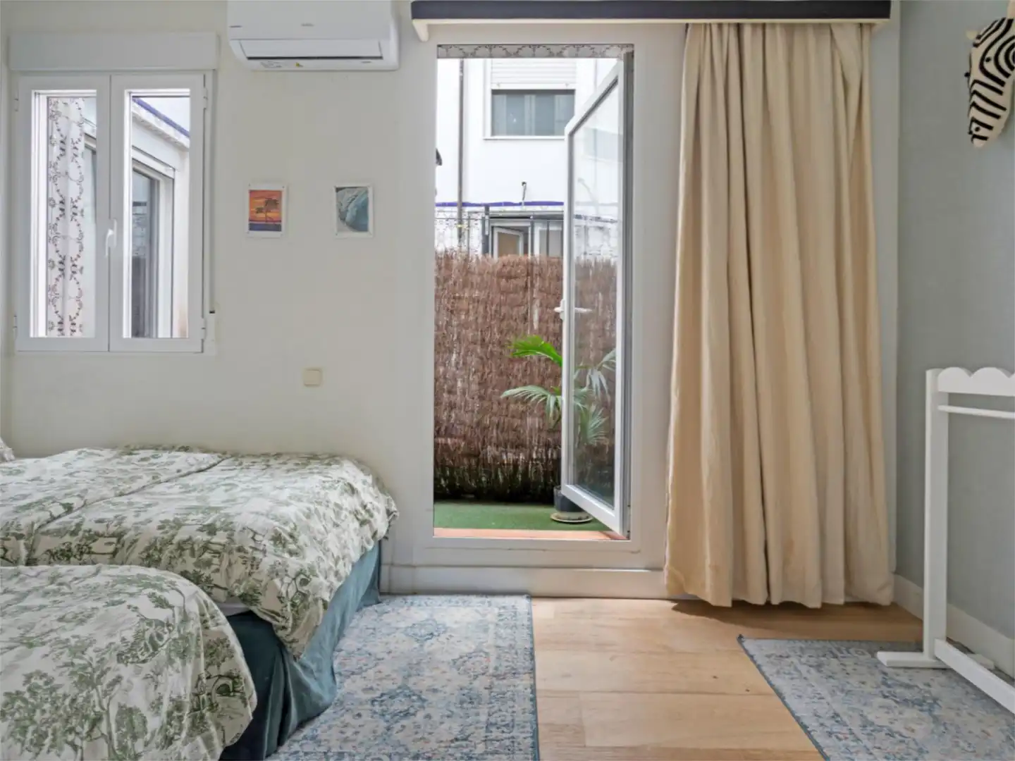 Flat for rent in Paseo de la Infanta Isabel, 13, Jerónimos Bedroom of Flat for rent in Madrid with Air Conditioner, Heating and Parquet flooring