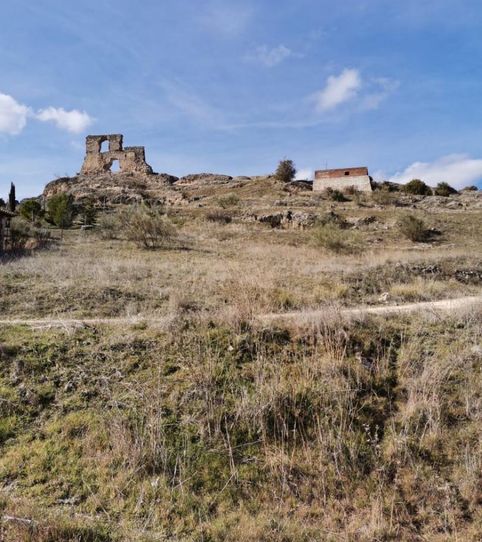 Foto 2 de Terreno en venta en Calle Baja, 8073, Cogolludo, Guadalajara