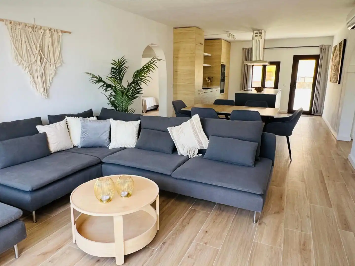 Sala de estar de Piso de alquiler en Sant Josep de sa Talaia con Aire acondicionado, Calefacción y Jardín privado