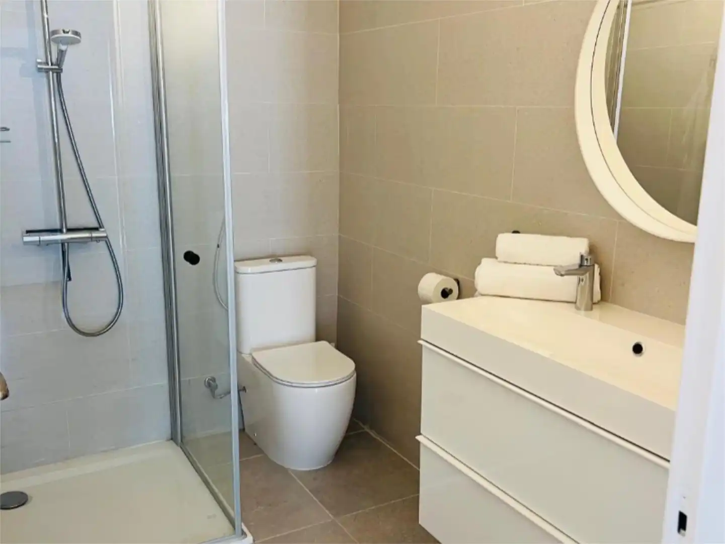 Baño de Piso de alquiler en Sant Josep de sa Talaia con Aire acondicionado, Calefacción y Jardín privado