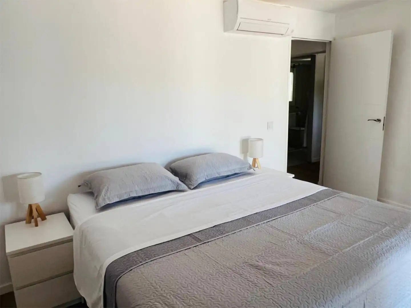 Habitación de Piso de alquiler en Sant Josep de sa Talaia con Aire acondicionado, Calefacción y Jardín privado