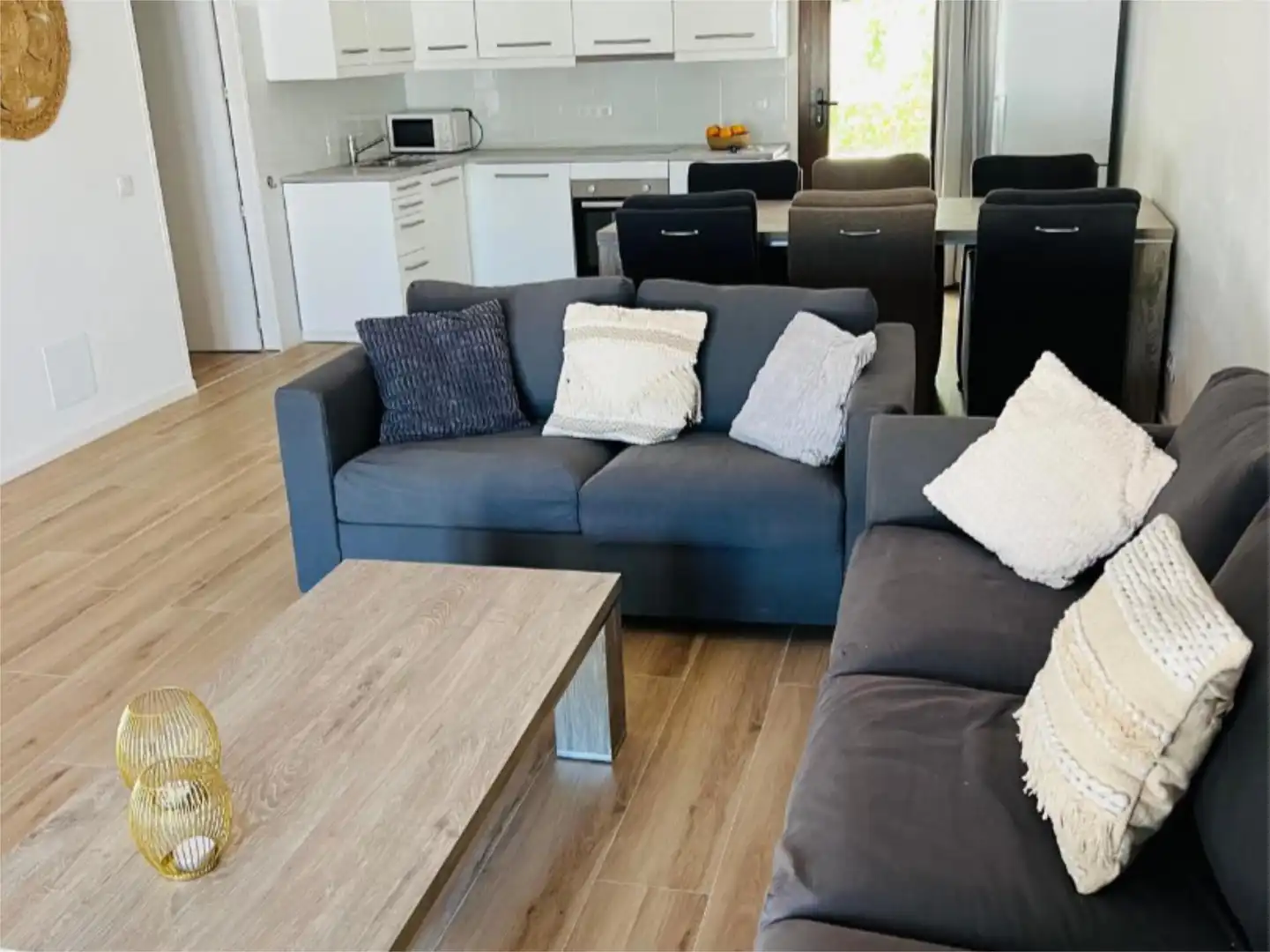 Sala de estar de Piso de alquiler en Sant Josep de sa Talaia con Aire acondicionado, Calefacción y Jardín privado