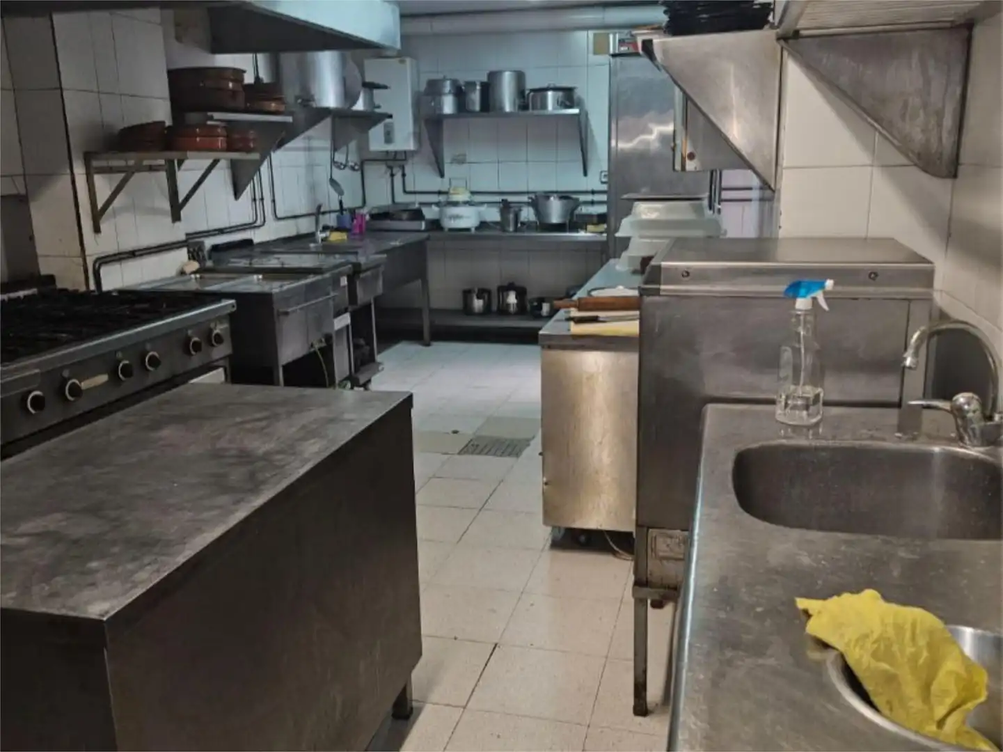 Local en venda a Calle de la Virgen del Socorro, 2, Raval Roig - Virgen del Socorro Cuina de Local en venda en Alicante / Alacant amb Aire condicionat i Moblat