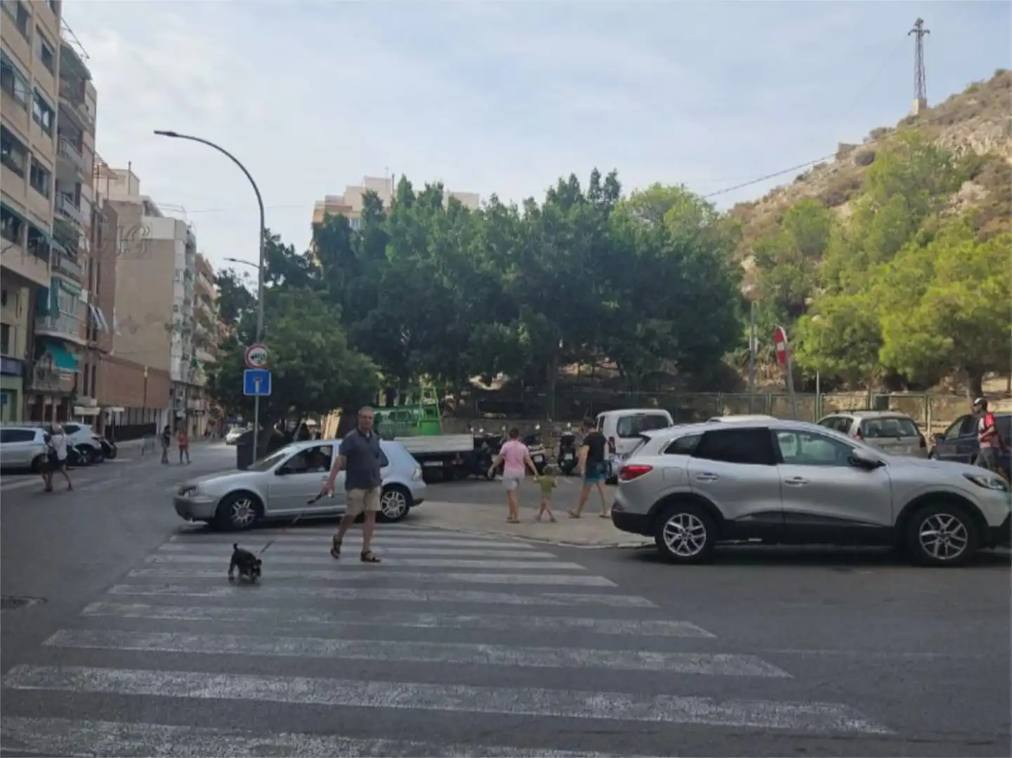 Local en venda a Calle de la Virgen del Socorro, 2, Raval Roig - Virgen del Socorro Vista exterior de Local en venda en Alicante / Alacant amb Aire condicionat i Moblat