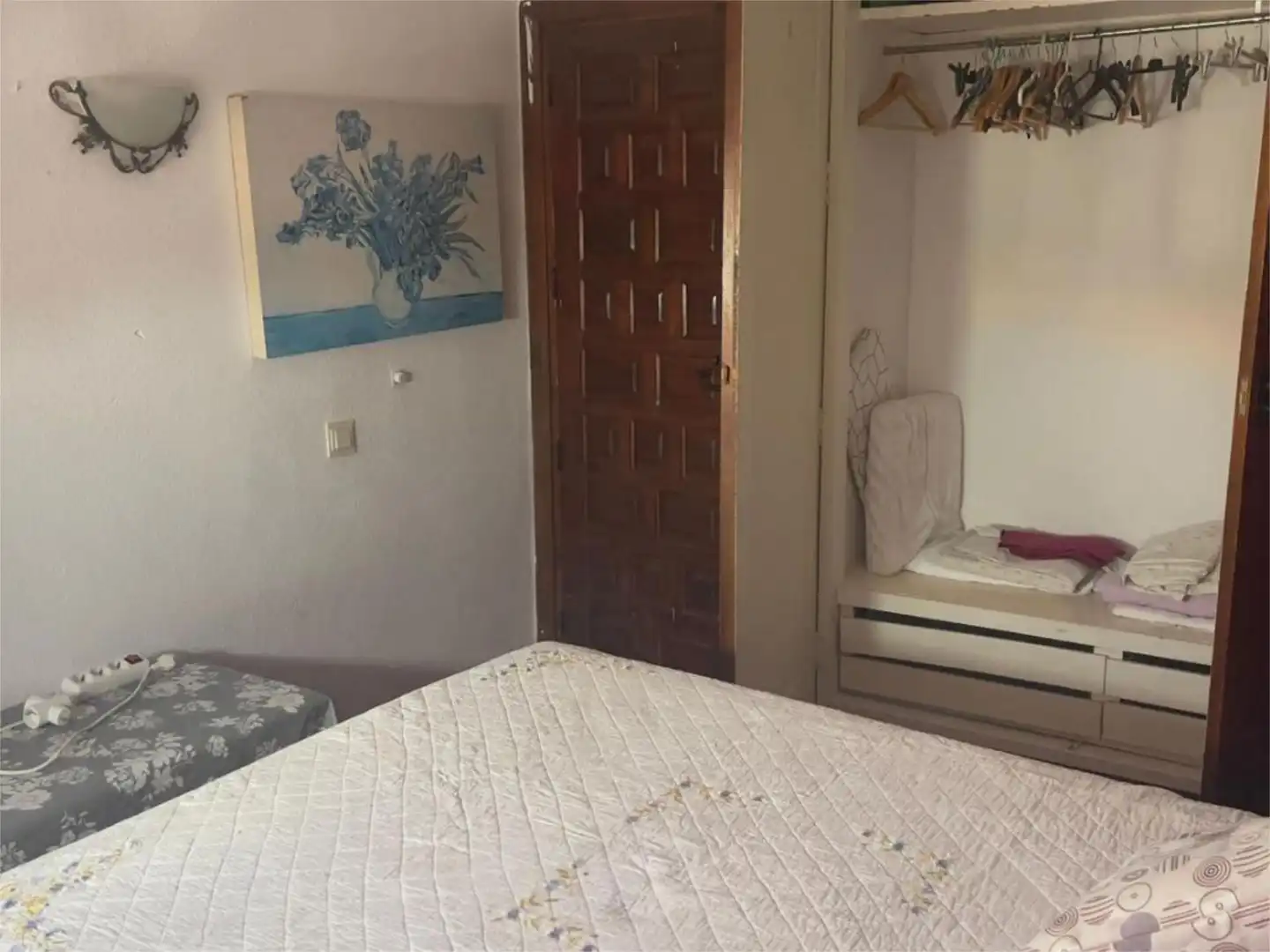 Room in Avenida las Palmeras, 20, Huerta Belón - Calvario Bedroom of Study for share in Marbella with Air Conditioner, Heating and Terrace