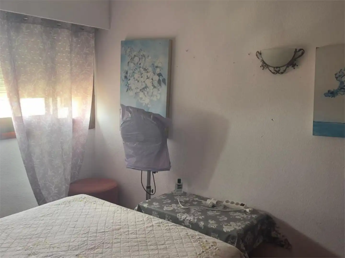 Room in Avenida las Palmeras, 20, Huerta Belón - Calvario Bedroom of Study for share in Marbella with Air Conditioner, Heating and Terrace