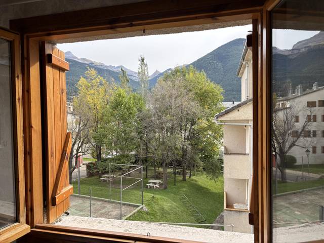 Piso en Alquiler en Calle Agustina de Aragón, 1 en Villanúa