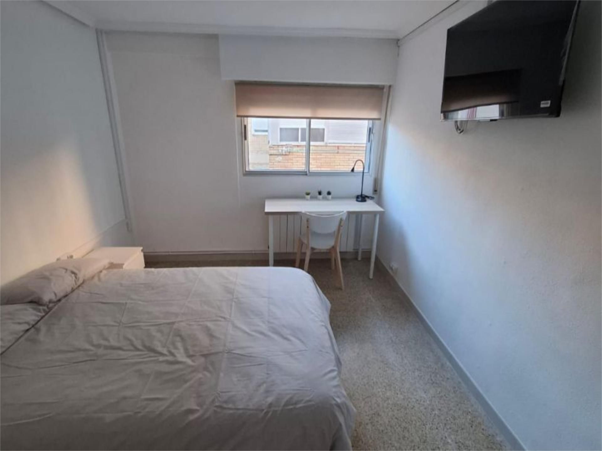 Flat to share in Calle Gerona, 1, Delicias Bedroom of Flat to share in Valladolid Capital  with Heating, Furnished and Video intercom