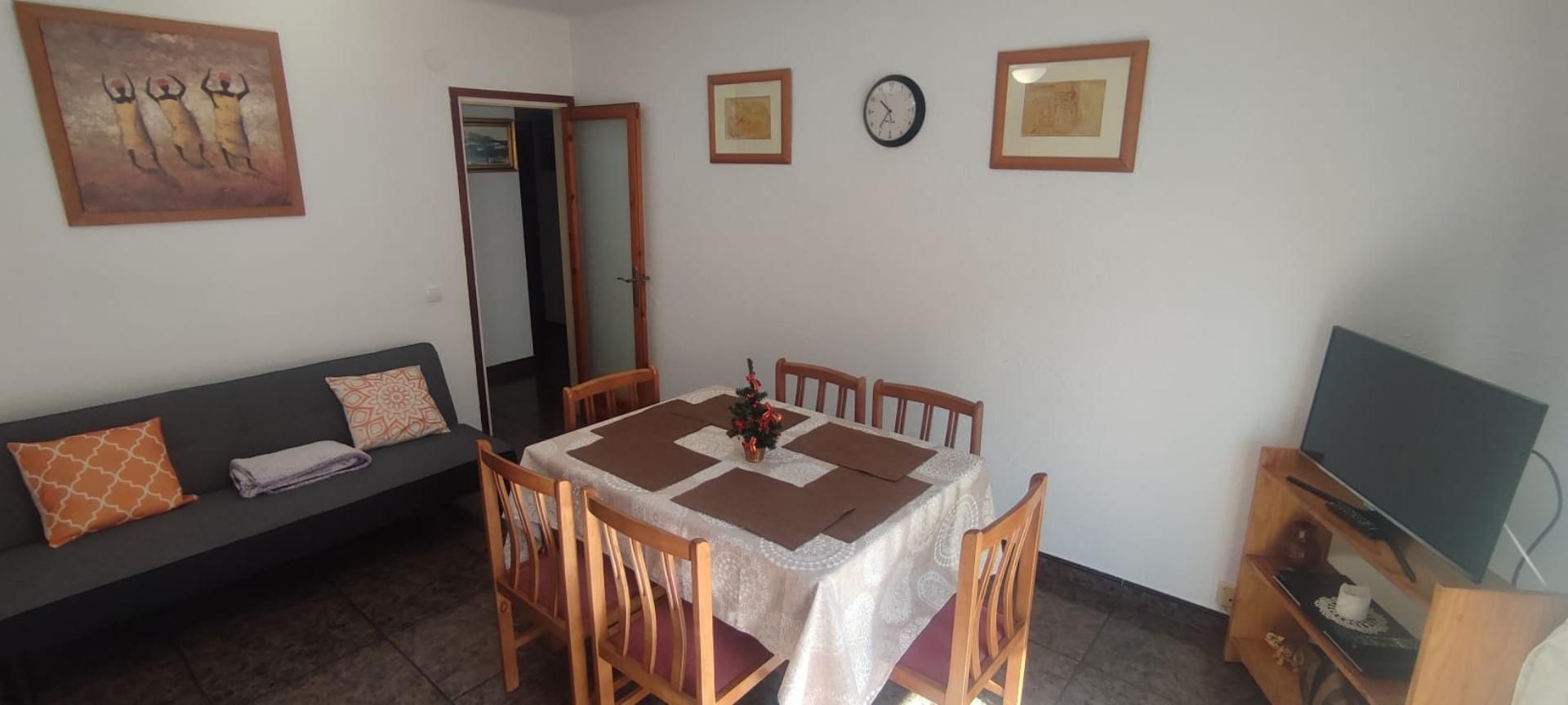 Piso en venta en Carrer del Rosselló, 14, Els Pavos Comedor de Piso en venta en Blanes con Amueblado, Horno y Lavadora