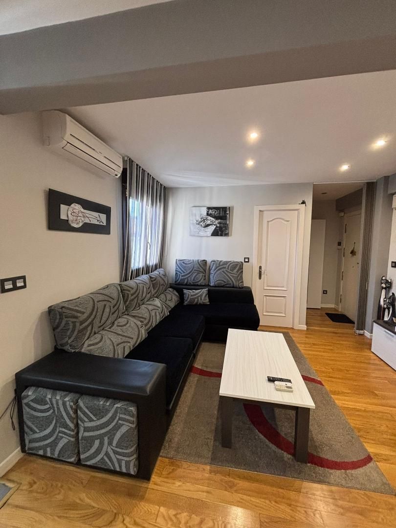 Flat for sale in San Juan Bautista Kalea, 2, Buenavista Living room of Flat for sale in Portugalete  with Air Conditioner