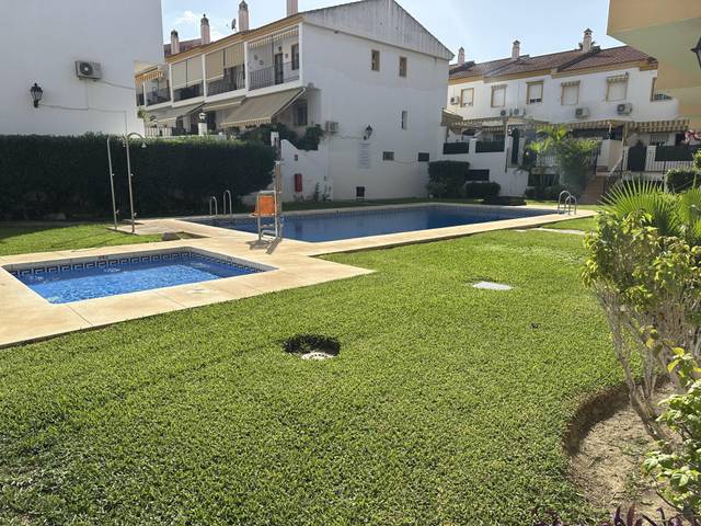 Casa adosada en Venta en Calle Océano Atlántico, 67 en Jardines de Alhaurín - Huerta Alta - Fuensanguínea