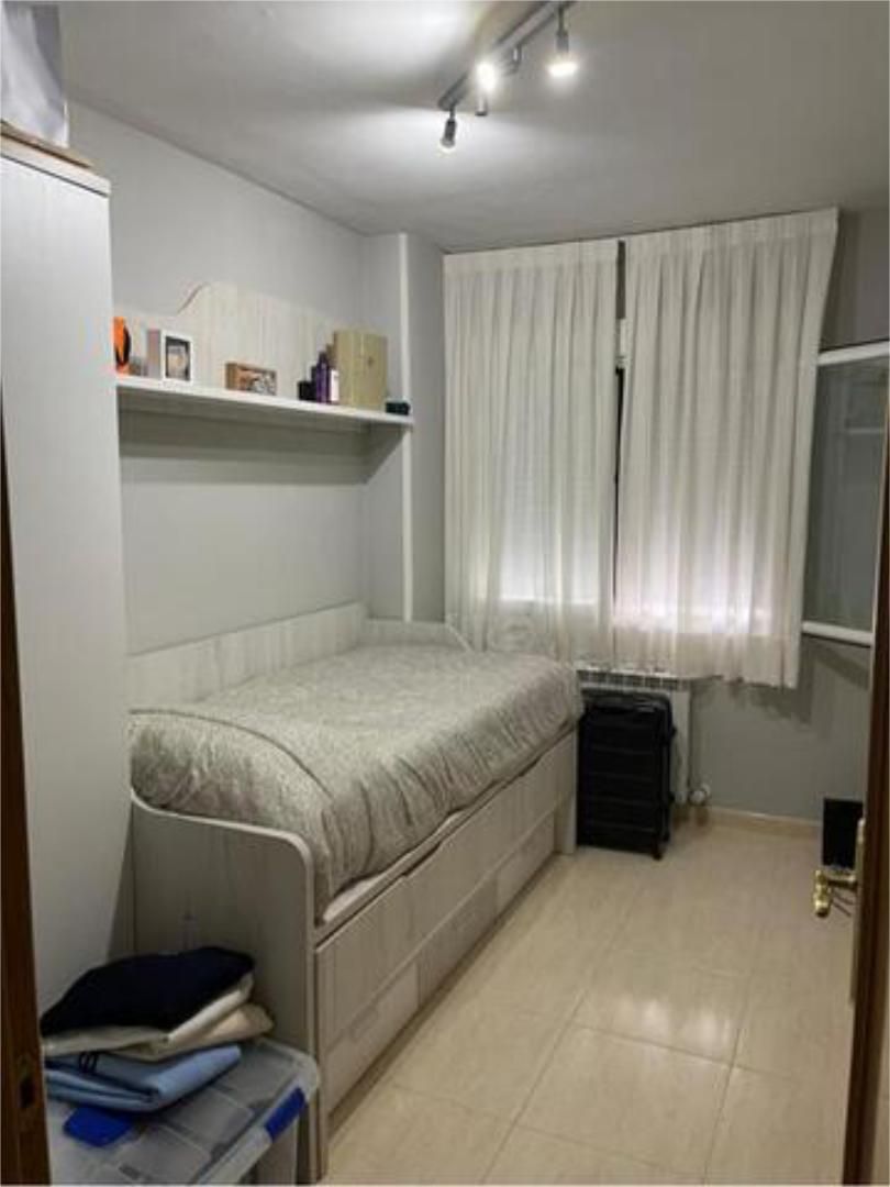 Casa adosada en venda a Morata de Tajuña Dormitori de Casa adosada en venda en Morata de Tajuña amb Terrassa