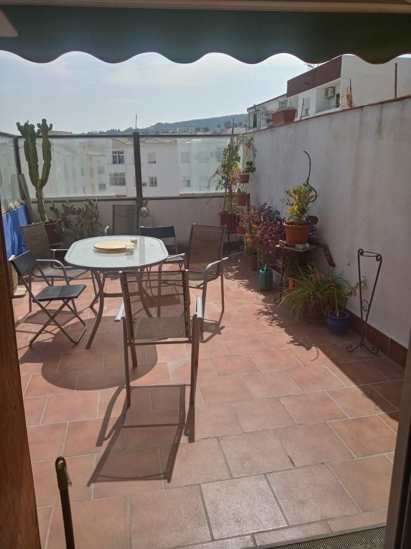 Terraza de Ático para compartir en Alhaurín El Grande con Amueblado, Horno y Lavadora