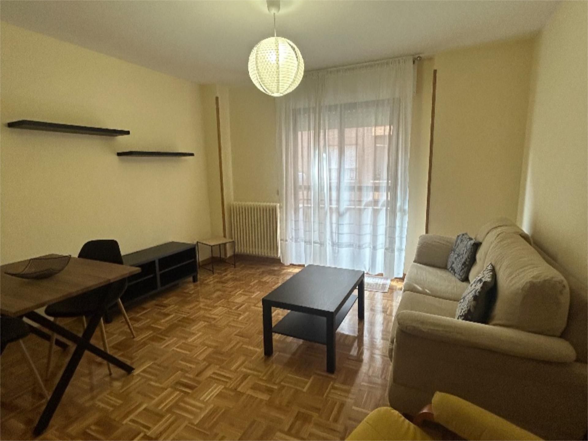 Flat to rent in Avenida de Requejo, 26, Los Bloques Living room of Flat to rent in Zamora Capital   with Heating, Parquet flooring and Furnished