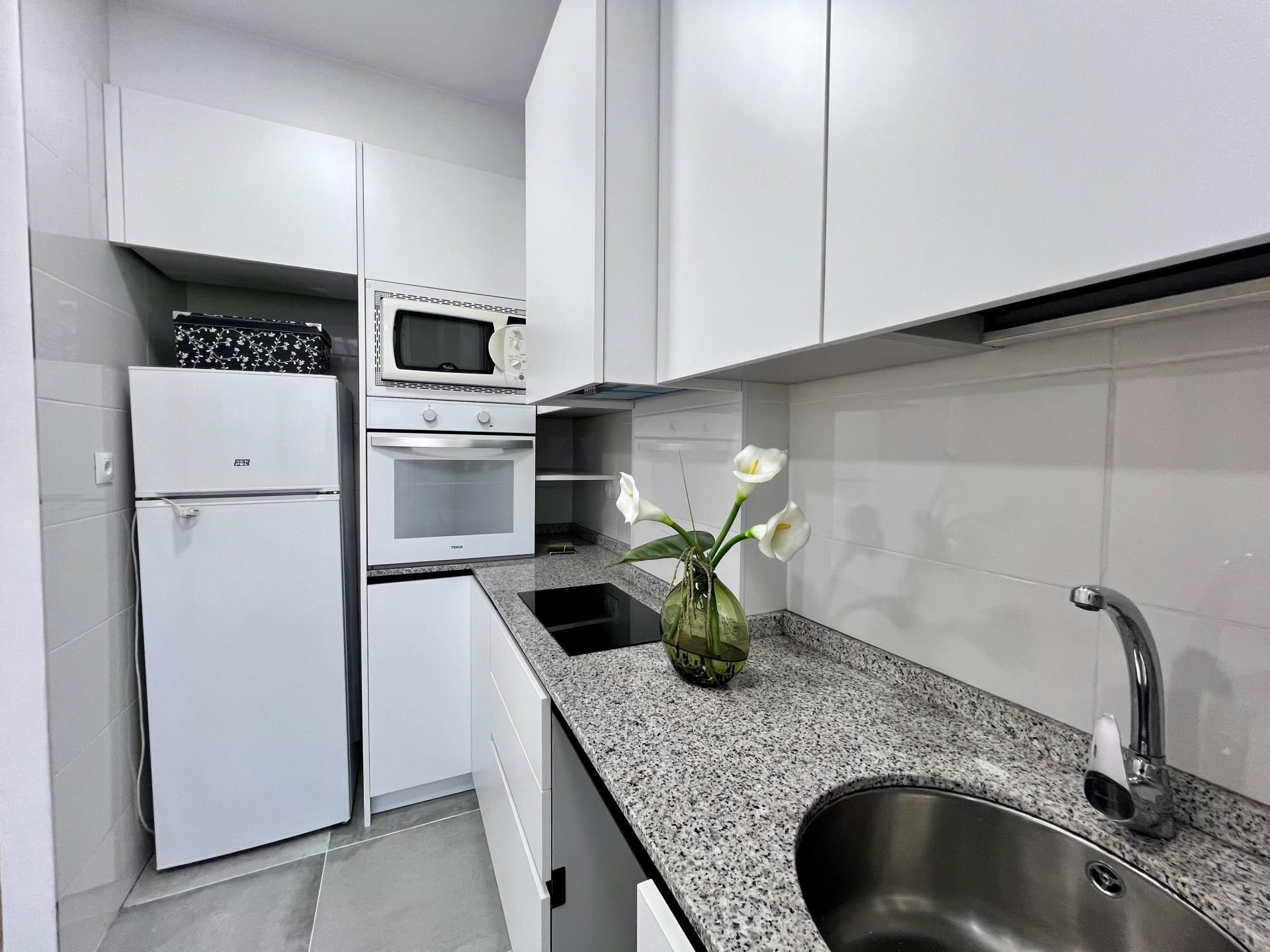 Flat to rent in Calle de Ercilla, 19, Acacias Kitchen of Flat to rent in  Madrid Capital  with Air Conditioner, Heating and Furnished