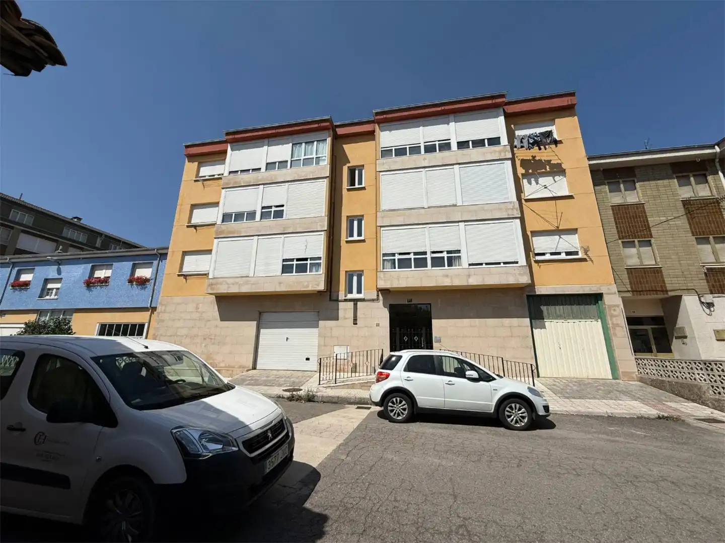 Piso en venta en Calle García del Olmo, 20, Campoo de Enmedio Vista exterior de Piso en venta en Campoo de Enmedio con Calefacción, Parquet y Trastero